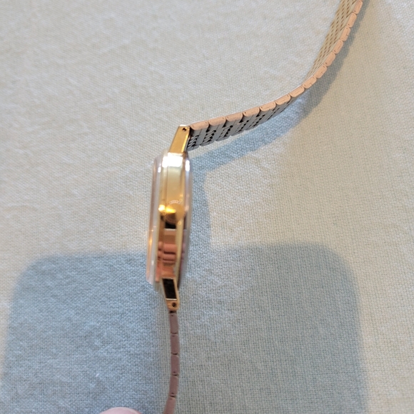 Vintage Lorus Gold Color Quartz Watch With New Battery.